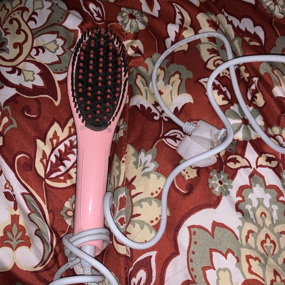 Brush straightener used once